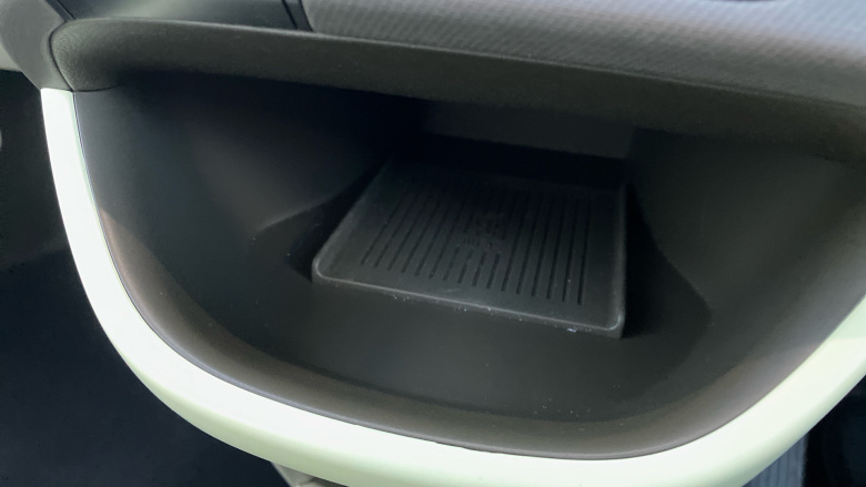 Hyundai INSTER 85kW 02 49kWh 5dr Auto Electric Hatchback